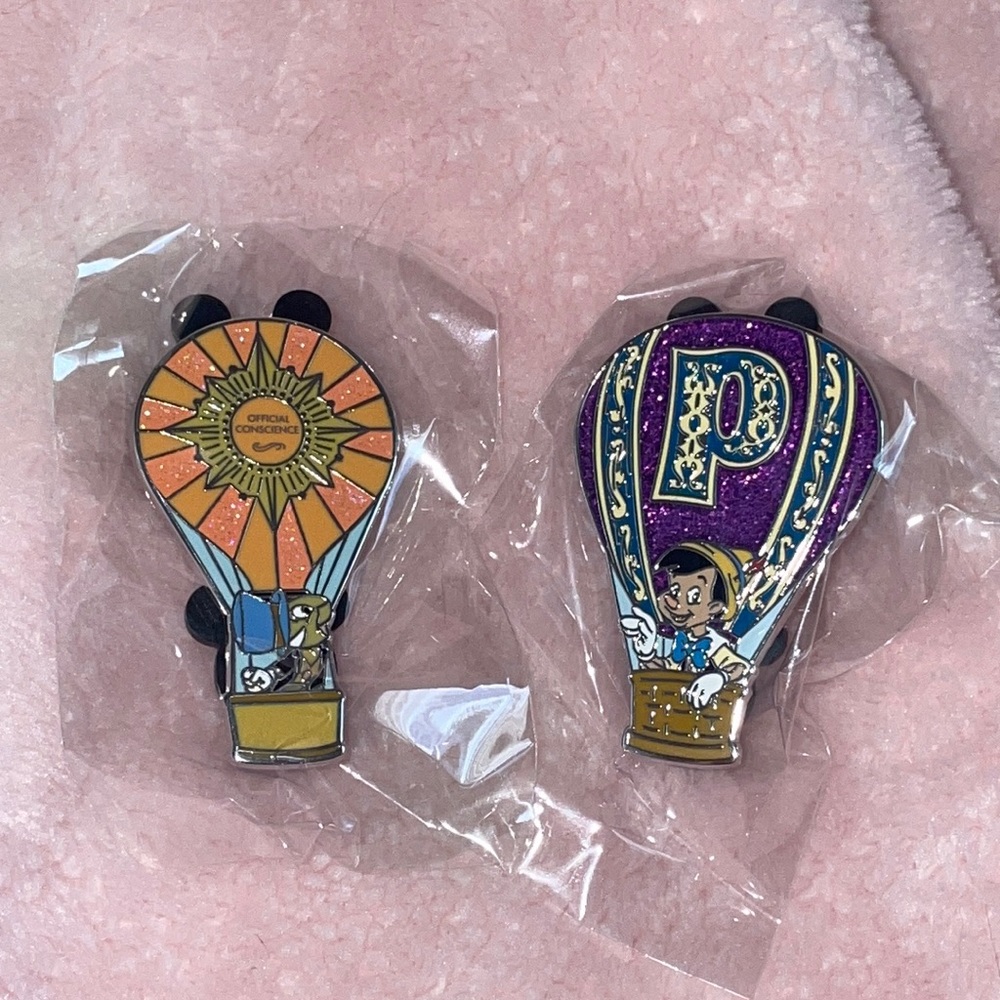 TOKYO DISNEY PIN SET
